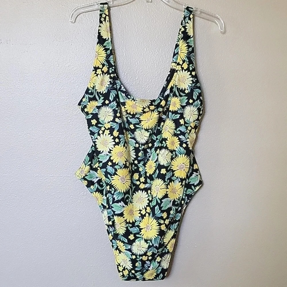 Old Navy Sunflower Square Neck French Cut One Piece Swimsuit - Size 2X
